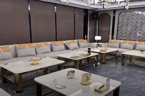 丽江SPACE酒吧招聘,云南丽江酒吧招聘礼仪,报机票并提供住宿